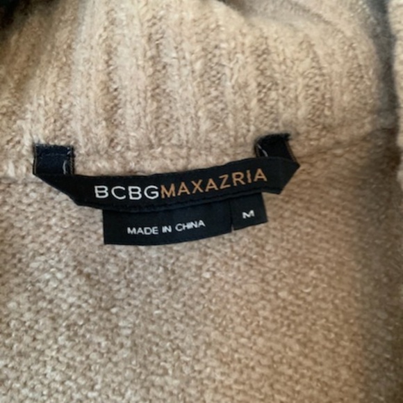 BCBG sleeveless sweater - Picture 3 of 3